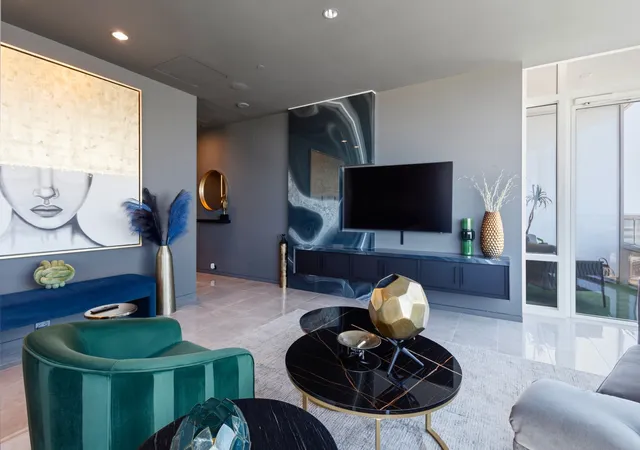 Photo 3 of Sale Pending at 2430 Victory Park Ln #2401, Dallas, TX 75219 | MLS# 21382109 | Listing updated on 2026-09-18