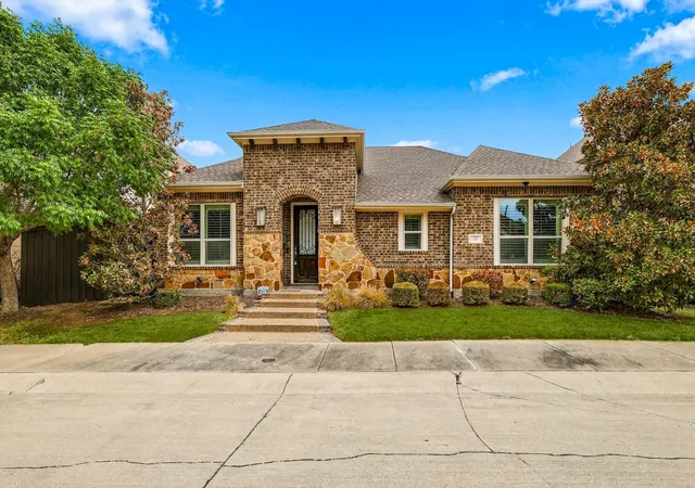 Photo 2 of Single family home for sale at 405 Sir Torin Ln, Lewisville, TX 75056 | MLS# 21385745 | Listing updated on 2026-10-03