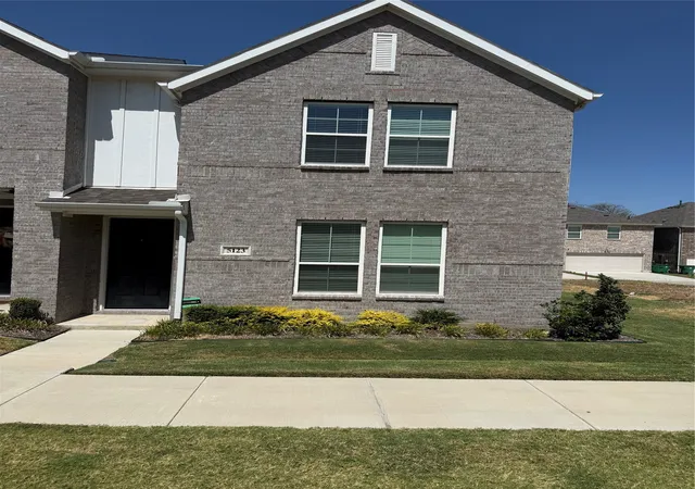Photo 1 of Townhouse for sale at 5123 Community St, Haltom City, TX 76117 | MLS# 21385765 | Listing updated on 2026-10-04
