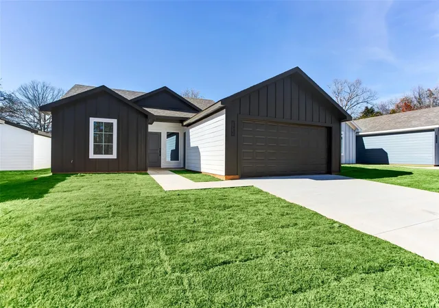 Multi family home for sale at 1471 Cathey Dr, Denison, TX 75020 | MLS# 21385801