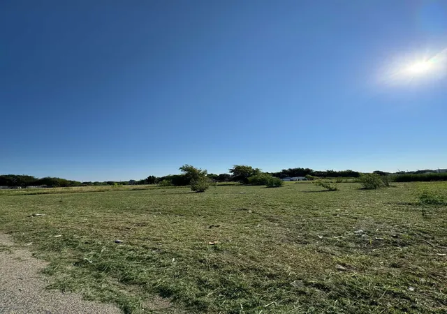 Land for sale at 9405 Parkview Dr, Fort Worth, TX 76134 | MLS# 21385818