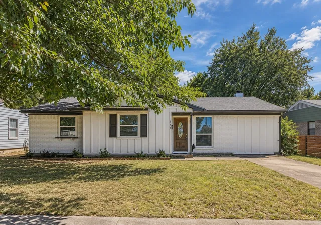 Photo 1 of Single family home for sale at 646 E Fairmeadows Dr, Duncanville, TX 75116 | MLS# 21385704 | Listing updated on 2026-09-24