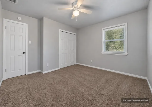Photo 4 of Single family home for sale at 646 E Fairmeadows Dr, Duncanville, TX 75116 | MLS# 21385704 | Listing updated on 2026-09-24