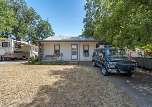 Photo 2 of Single family home for sale at 1225 34th Street, Wichita Falls, TX 76302 | MLS# 21385744 | Listing updated on 2026-09-28