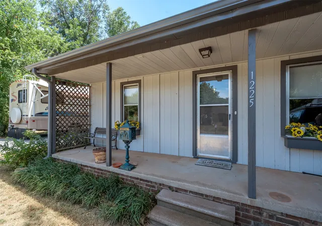 Photo 3 of Single family home for sale at 1225 34th Street, Wichita Falls, TX 76302 | MLS# 21385744 | Listing updated on 2026-09-28