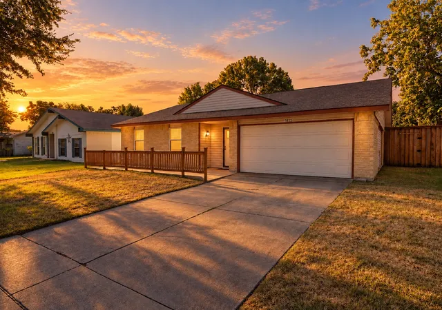 Photo 2 of Single family home for sale at 1522 Bosque Dr, Garland, TX 75040 | MLS# 21376823 | Listing updated on 2026-10-08