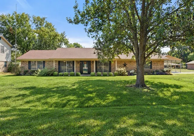 Photo 1 of Single family home for sale at 416 Azalea St, Chandler, TX 75758 | MLS# 21385855 | Listing updated on 2026-09-15