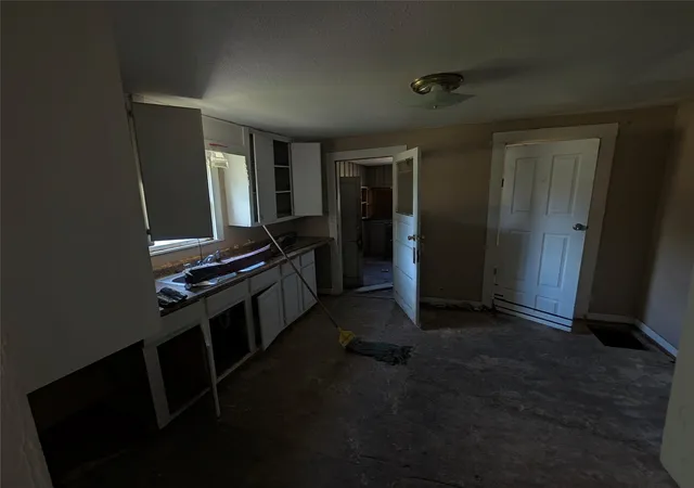 Photo 3 of Single family home for sale at 1308 S 26th Street, Waco, TX 76706 | MLS# 21385866 | Listing updated on 2026-10-09