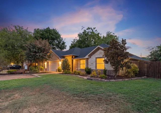 Single family home for sale at 209 Main St, Tioga, TX 76271 | MLS# 21385868