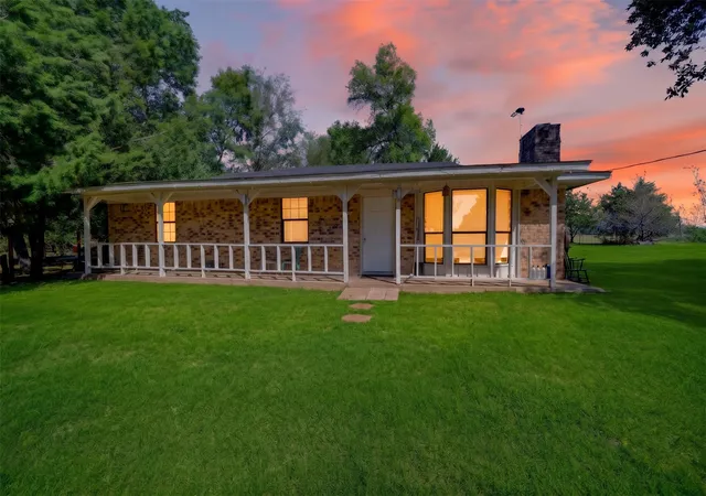 Photo 3 of Single family home for sale at 2354 Vz County Rd 3812, Wills Point, TX 75169 | MLS# 21382096 | Listing updated on 2026-09-17