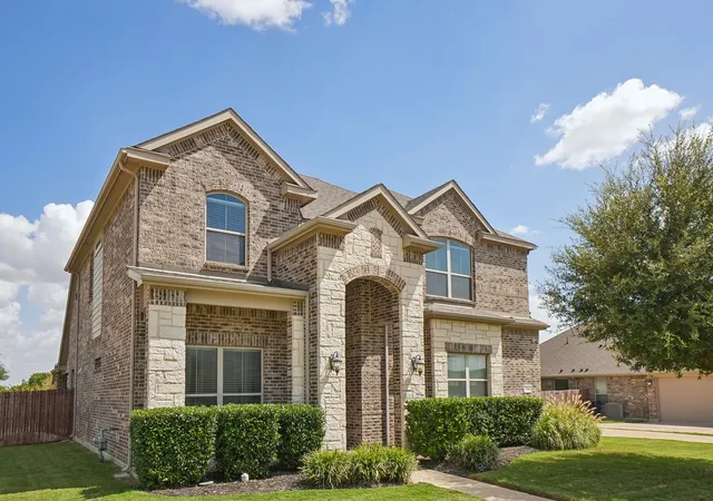 Photo 2 of Single family home for sale at 706 Dover Dr, Midlothian, TX 76065 | MLS# 21385856 | Listing updated on 2026-09-27