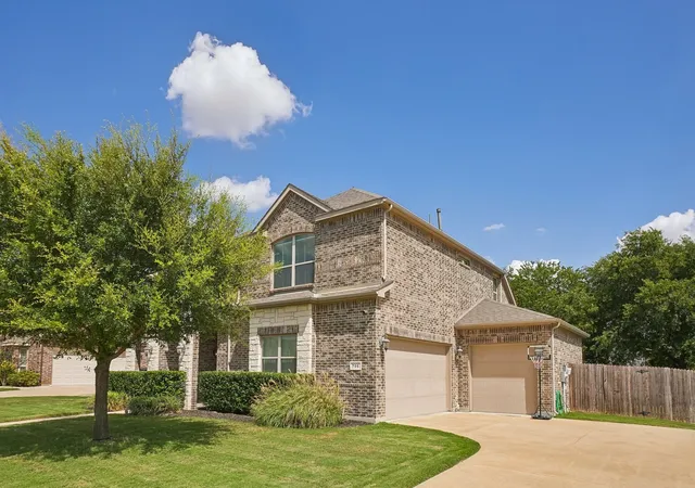 Photo 3 of Single family home for sale at 706 Dover Dr, Midlothian, TX 76065 | MLS# 21385856 | Listing updated on 2026-09-27