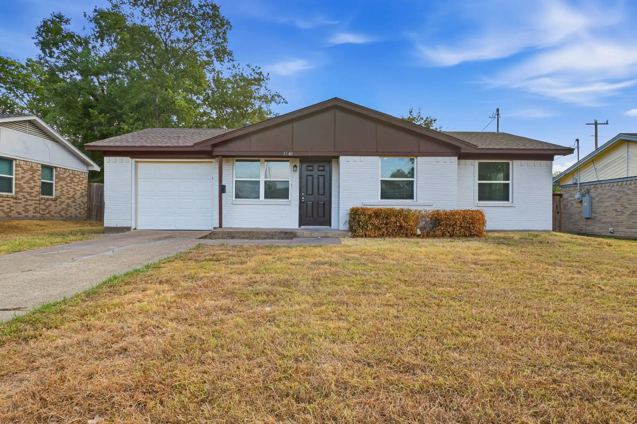 Photo 1 of Sale Pending at 1340 E Park Dr, Mesquite, TX 75149 | MLS# 21385567 | Listing updated on 2026-10-27