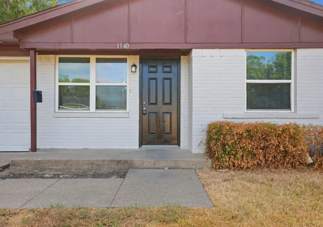 Photo 2 of Single family home for sale at 1340 E Park Dr, Mesquite, TX 75149 | MLS# 21385567 | Listing updated on 2026-10-06