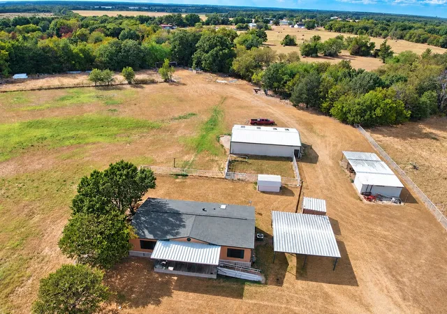 Photo 1 of Manufactured home for sale at 8676 Woodruff Cir, Kemp, TX 75143 | MLS# 21385710 | Listing updated on 2026-09-16