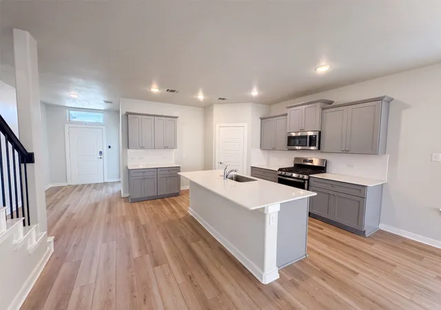 Photo 2 of Single family home for sale at 14316 Spitfire Trl, Roanoke, TX 76262 | MLS# 21386011 | Listing updated on 2026-10-10
