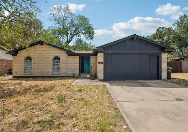 Photo 1 of Single family home for sale at 7440 Beckwood Dr, Fort Worth, TX 76112 | MLS# 21362188 | Listing updated on 2026-09-26