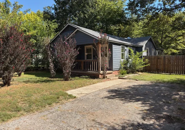 Photo 1 of Single family home for sale at 3014 Crestview St, Tyler, TX 75701 | MLS# 21386065 | Listing updated on 2026-10-09