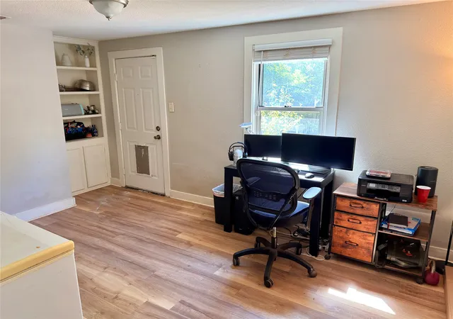 Photo 3 of Single family home for sale at 3014 Crestview St, Tyler, TX 75701 | MLS# 21386065 | Listing updated on 2026-10-09