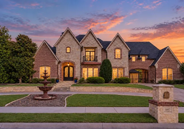 Photo 3 of Single family home for sale at 1057 Kingsbridge Ln, Rockwall, TX 75032 | MLS# 21385593 | Listing updated on 2026-09-28