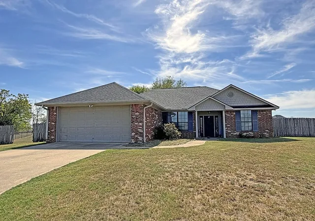 Photo 1 of Single family home for sale at 5721 Suncrest Dr, Athens, TX 75752 | MLS# 21386289 | Listing updated on 2026-09-25