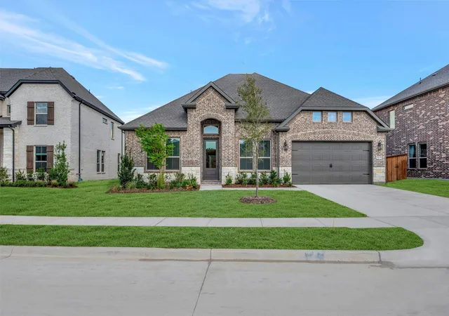 Single family home for sale at 5639 Taylor Trl, Arlington, TX 76017 | MLS# 21386399