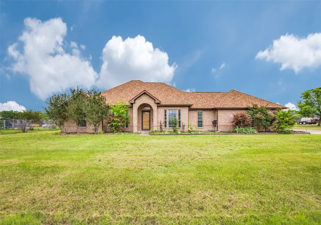 Photo 1 of Single family home for sale at 14090 Fox Chase Dr, Forney, TX 75126 | MLS# 21384639 | Listing updated on 2026-09-29
