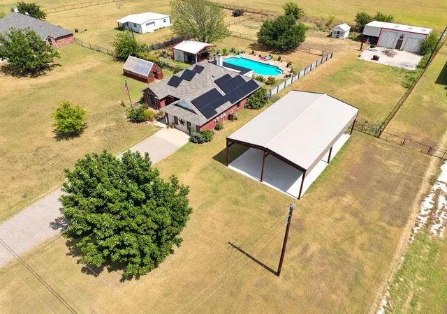 Photo 2 of Single family home for sale at 10612 County Rd 1001, Godley, TX 76044 | MLS# 21376750 | Listing updated on 2026-09-18