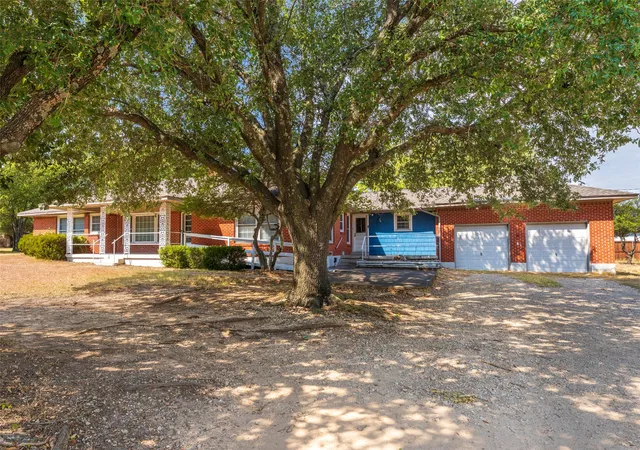 Photo 3 of Single family home for sale at 1119 Dula Cir, Duncanville, TX 75116 | MLS# 21386422 | Listing updated on 2026-10-02