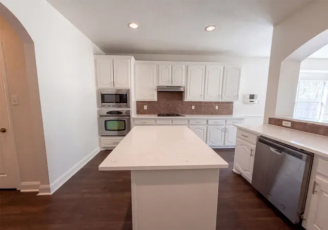 Photo 1 of Single family home for sale at 1803 High Meadow St, Red Oak, TX 75154 | MLS# 21386491 | Listing updated on 2026-10-10