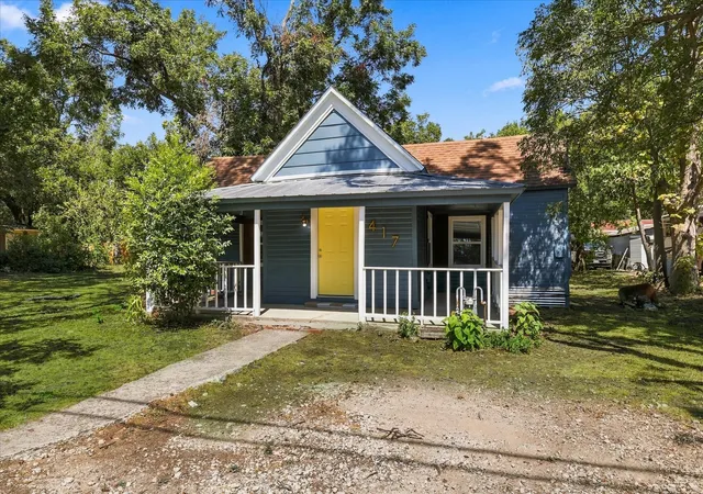 Photo 2 of Sale Pending at 417 E Hughes St, Collinsville, TX 76233 | MLS# 21386539 | Listing updated on 2026-10-09