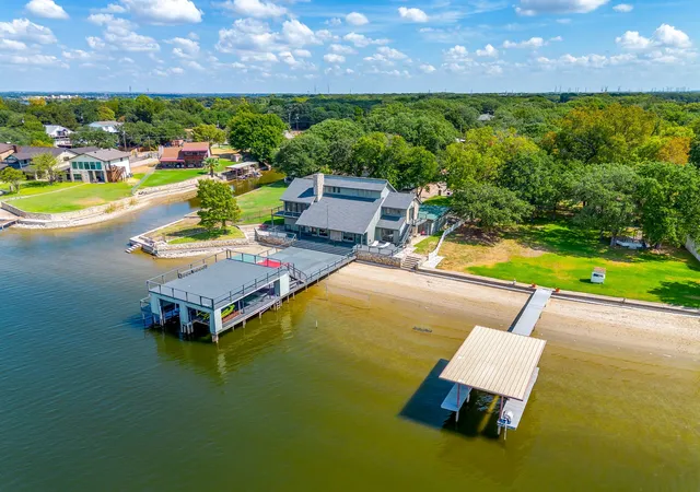 Photo 2 of Single family home for sale at 4500 Sherry Ct, Granbury, TX 76049 | MLS# 21384991 | Listing updated on 2026-09-26