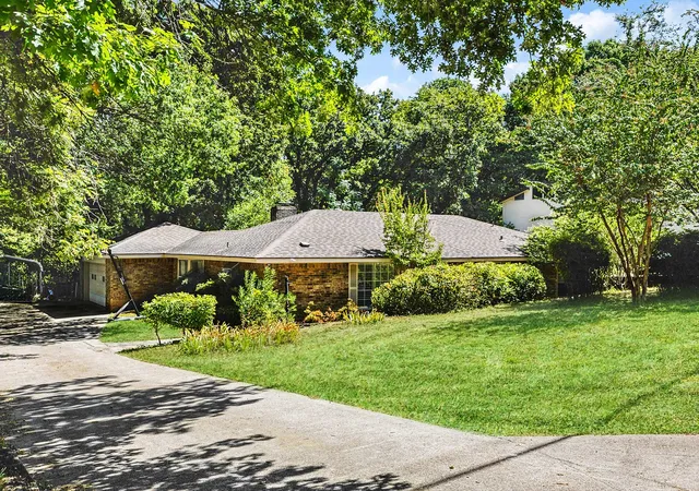 Photo 3 of Single family home for sale at 1218 Bow Crk Dr, Duncanville, TX 75116 | MLS# 21385577 | Listing updated on 2026-10-07