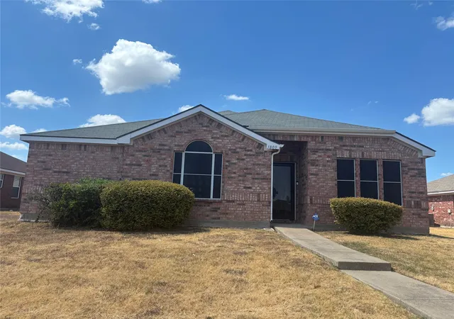 Photo 1 of Single family home for sale at 1809 Chapman Dr, Lancaster, TX 75134 | MLS# 21386596 | Listing updated on 2026-09-29