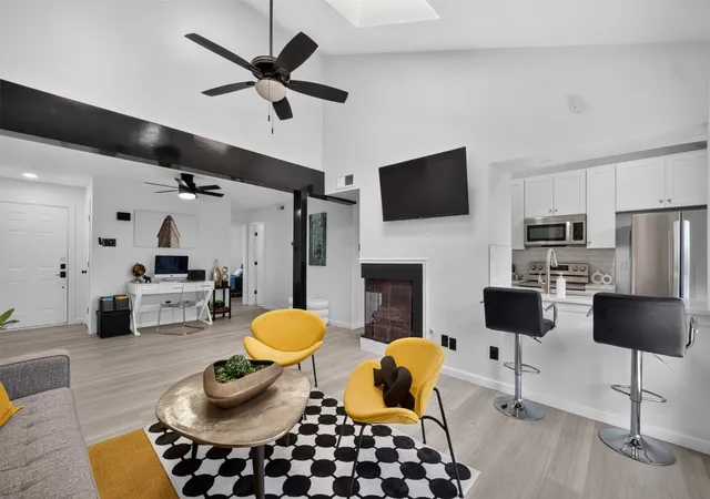Photo 3 of Condo for sale at 7522 Holly Hl Dr #8, Dallas, TX 75231 | MLS# 21386312 | Listing updated on 2026-09-23