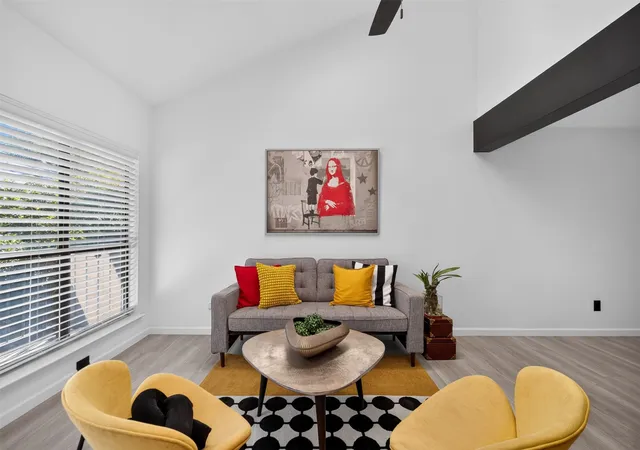 Listing Photo 4 - Condo for sale in building located at 7522 Holly Hl Dr, Dallas, TX 75231 - Unit #8