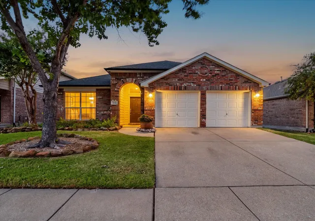 Photo 1 of Single family home for sale at 321 Magnolia Dr, Fate, TX 75087 | MLS# 21386471 | Listing updated on 2026-10-09