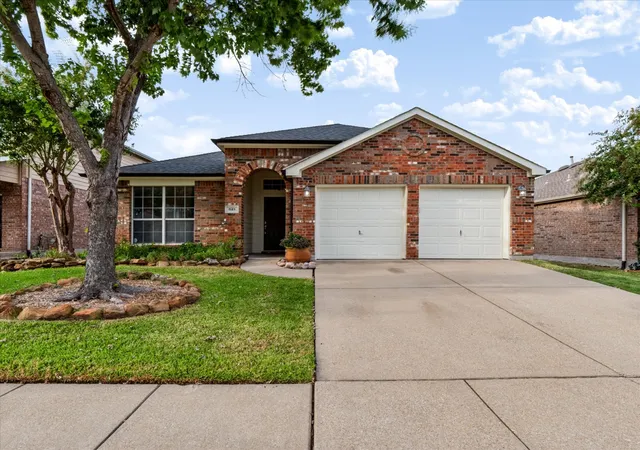 Photo 2 of Single family home for sale at 321 Magnolia Dr, Fate, TX 75087 | MLS# 21386471 | Listing updated on 2026-10-09