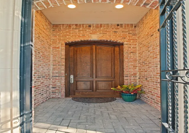 Photo 2 of Sale Pending at 5929 Newgate Ln, Plano, TX 75093 | MLS# 21383878 | Listing updated on 2026-09-18