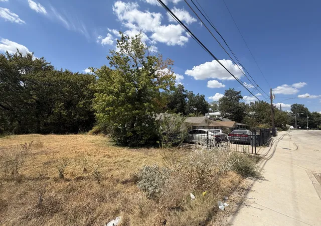 Photo 2 of Land for sale at 417 Bonnie View Rd, Dallas, TX 75203 | MLS# 21386726 | Listing updated on 2026-09-15