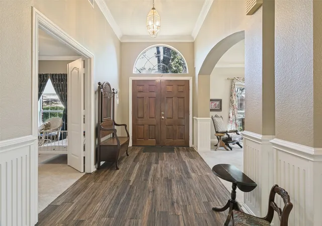 Photo 3 of Single family home for sale at 1814 Woodridge Dr, Arlington, TX 76013 | MLS# 21385723 | Listing updated on 2026-09-25