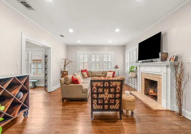 Photo 3 of Sale Pending at 2736 Willing Ave, Fort Worth, TX 76110 | MLS# 21383125 | Listing updated on 2026-10-06