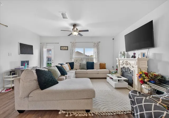 Photo 3 of Single family home for sale at 301 Aaron St, Anna, TX 75409 | MLS# 21378847 | Listing updated on 2026-10-05