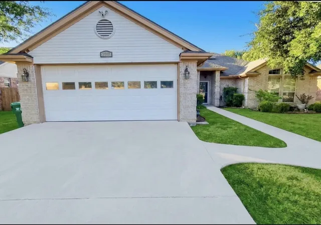 Photo 1 of Single family home for sale at 5517 Stillhouse Holw, Waco, TX 76708 | MLS# 21386211 | Listing updated on 2026-10-06