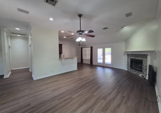 Photo 3 of Single family home for sale at 5517 Stillhouse Holw, Waco, TX 76708 | MLS# 21386211 | Listing updated on 2026-10-06