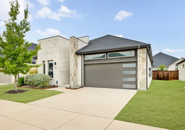 Photo 2 of Sale Pending at 1046 Ocean Breeze Dr, Allen, TX 75013 | MLS# 21384081 | Listing updated on 2026-10-05