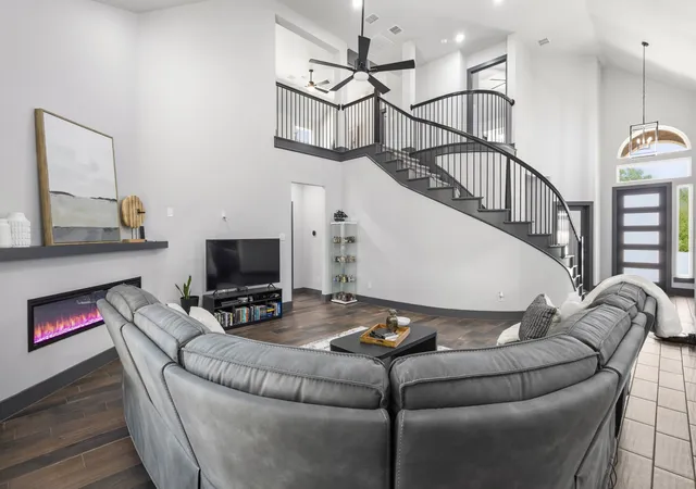 Photo 2 of Single family home for sale at 633 Willowmore Dr, Little Elm, TX 75068 | MLS# 21386750 | Listing updated on 2026-09-20