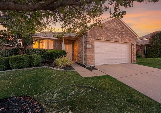 Photo 1 of Single family home for sale at 337 Turquoise Dr, Fort Worth, TX 76131 | MLS# 21385700 | Listing updated on 2026-10-01