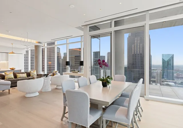 Photo 2 of Condo for sale at 1747 Leonard St #2402, Dallas, TX 75201 | MLS# 21386916 | Listing updated on 2026-09-26