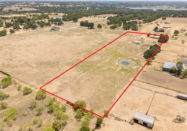 Photo 3 of Single family home for sale at 330 Reed Rd, Granbury, TX 76049 | MLS# 21386850 | Listing updated on 2026-10-05